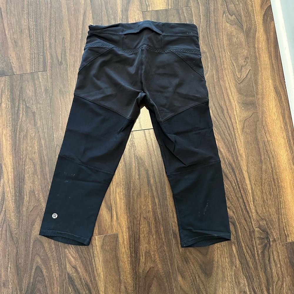 Lululemon Black Cropped Leggings with Mesh